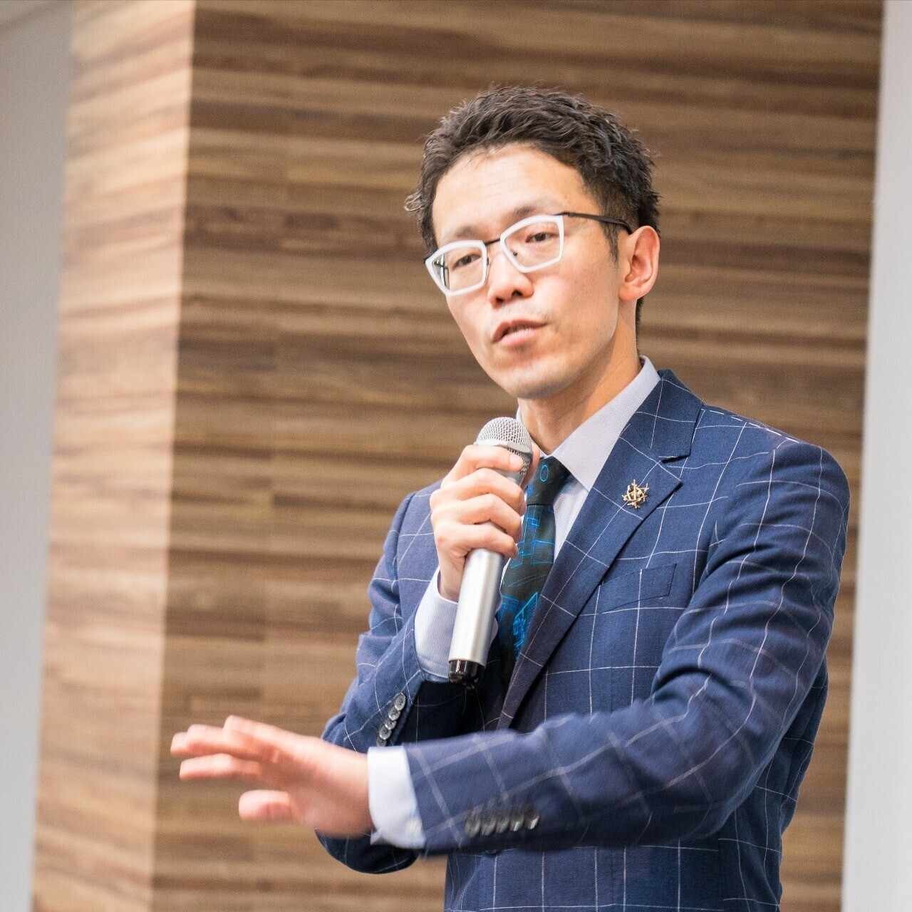 作家・末吉宏臣